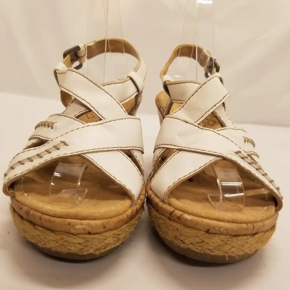 Naturalizer Norma Womans Size 8M White Leather Wedge Heel Sandal  Sling Back